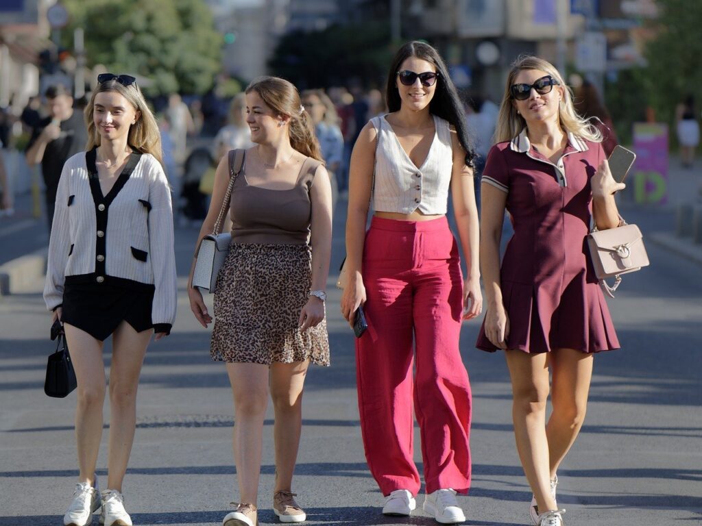 Révélez votre élégance : astuces de style inédites pour toutes les femmes